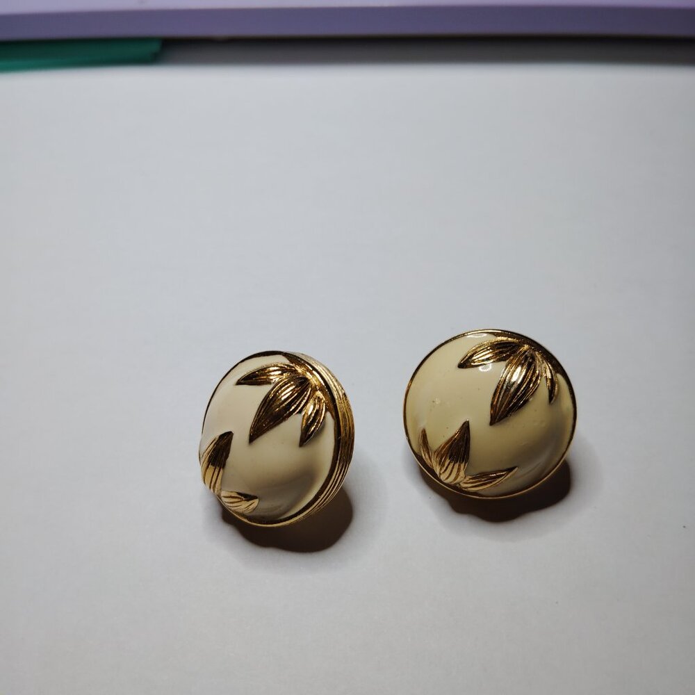 1980s Enamel Dome Earrings | Cream & Gold Leaf | Vintage Statement